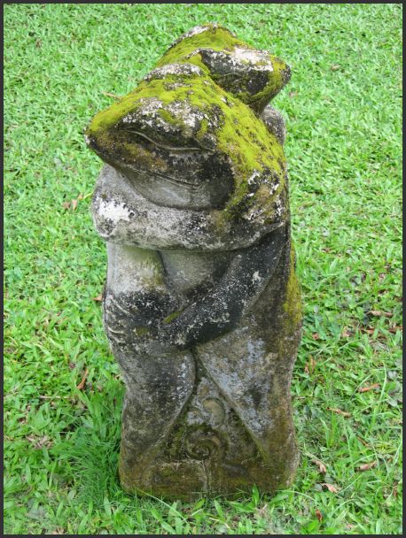 2801_Resort_Statues